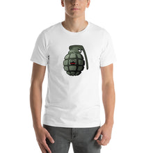 Lade das Bild in den Galerie-Viewer, Jade the Grenade